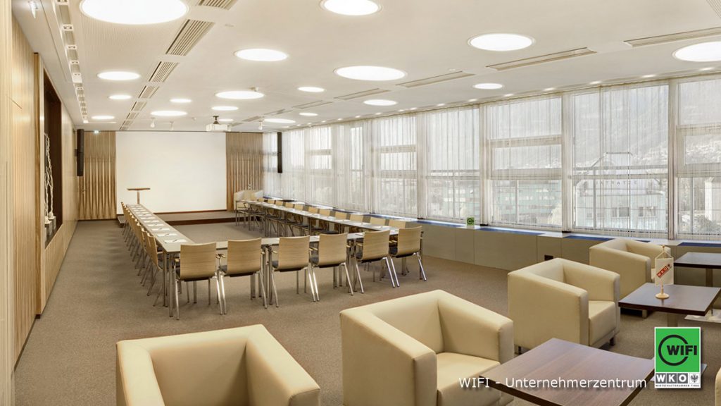 Seminarraum_Beamer_Beschallung_Videokonferenz_Meetingraum_AVsolutions