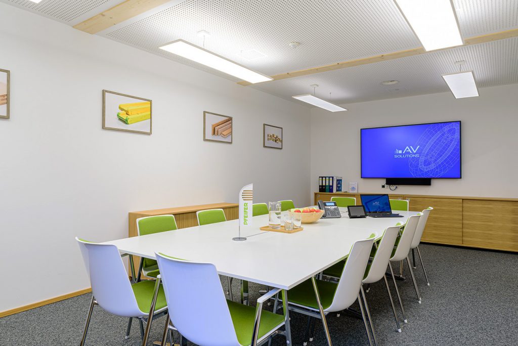 Holz_Pfeifer_Crestron_NEC_Barco-ClickShare_13_AVsolutions