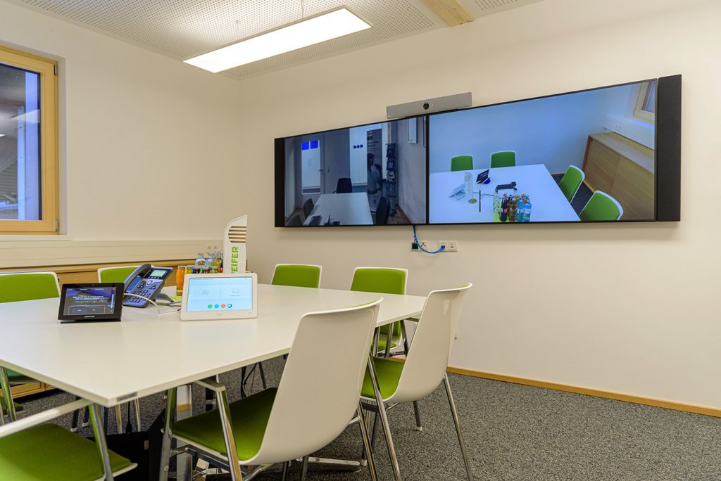 Holz_Pfeifer_Crestron_NEC_Barco-ClickShare_29_AVsolutions