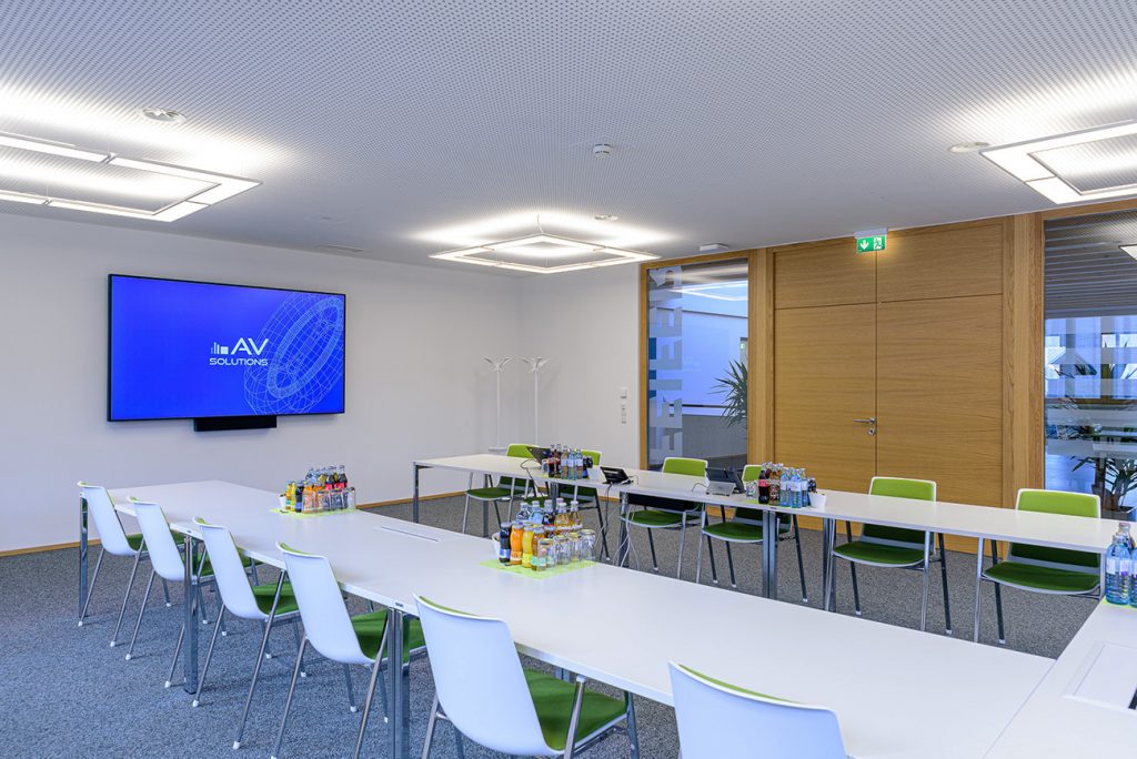 Holz_Pfeifer_Crestron_NEC_Barco-ClickShare_3_AVsolutions