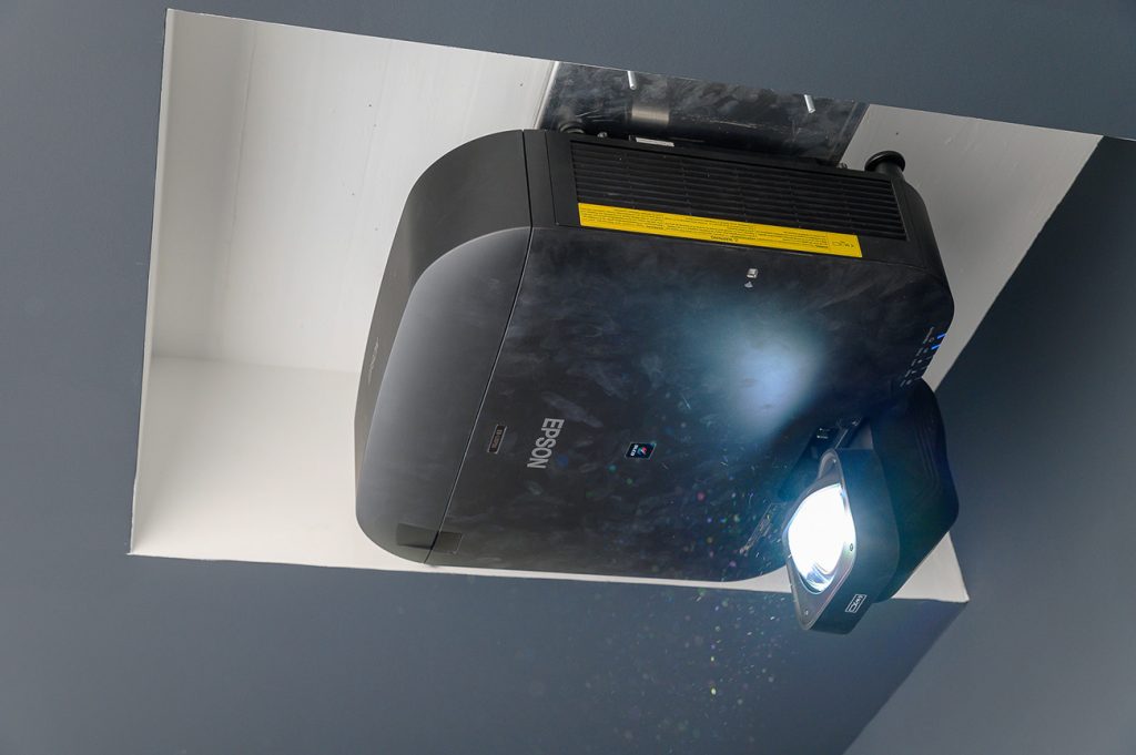 Projekt_Sparkasse_Feldkirch_Crestron_Epson_Bose_AVsolutions_11