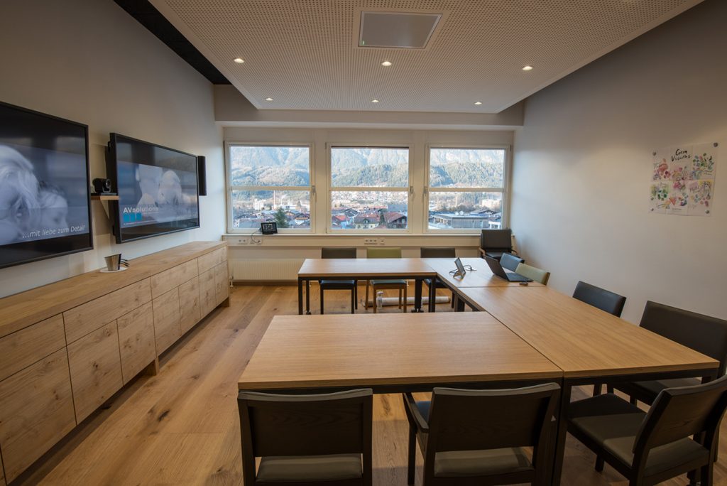 Swarovski_Optik_NEC_Polycom_Shure_JBL_Extron_ClickShare_Logitech_4_AVsolutions