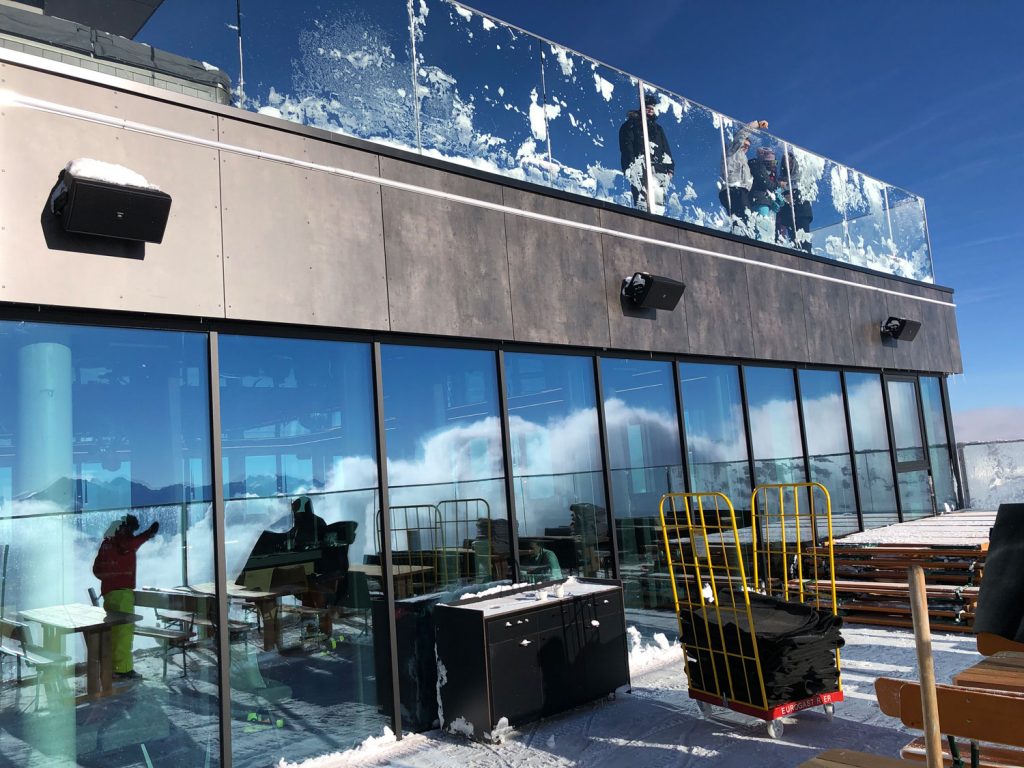 Referenzen_Beschallung_Schneebar_Wimbachexpress_5_AVsolutions Beschallung - Wimbach Express - Hochzillertal - Schneebar - Klangwolken I AVsolutions