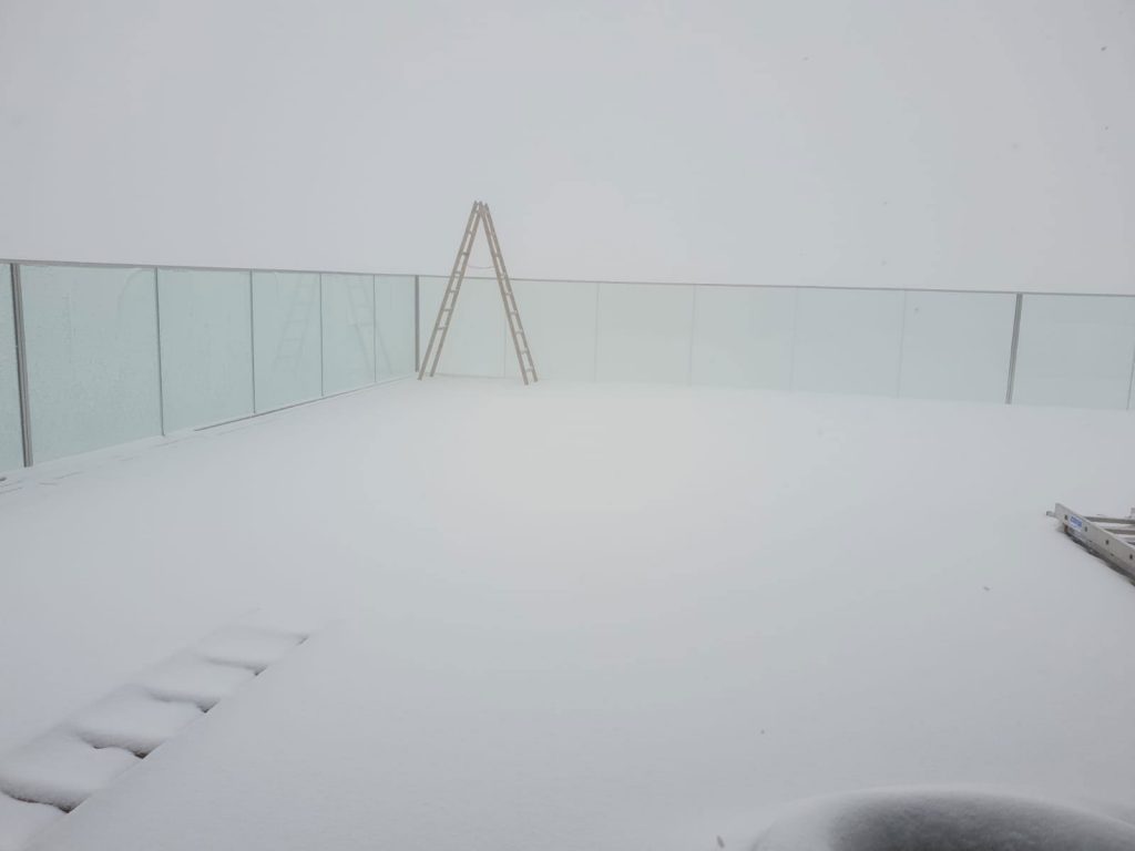 Referenzen_Beschallung_Schneebar_Wimbachexpress_Montage_AVsolutions Beschallung - Wimbach Express - Hochzillertal - Schneebar - Klangwolken I AVsolutions